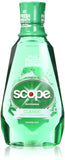 Scope Enjuague Bucal Original Menta, botella vertiendo, refresca la boca y combate el mal aliento.