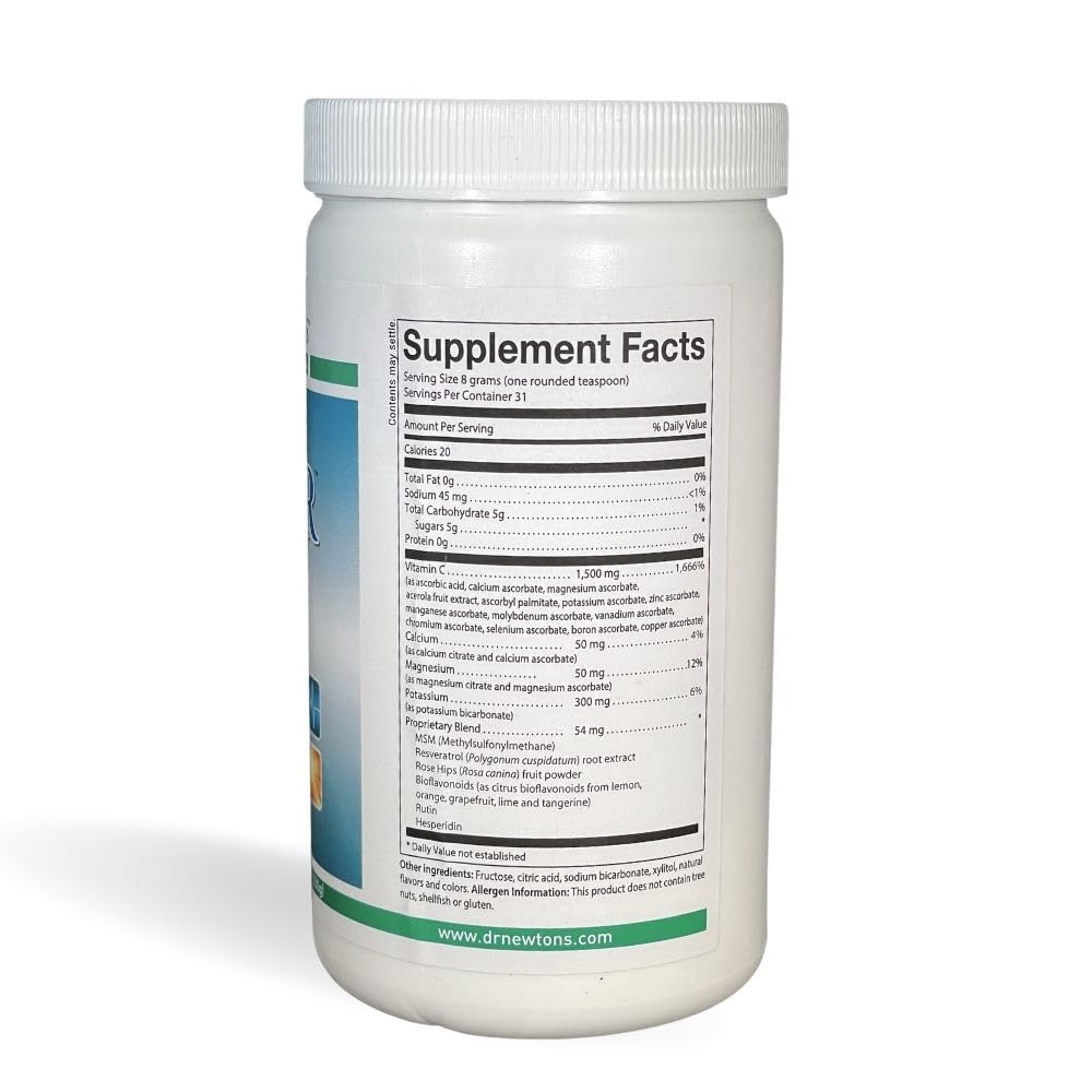 SelfCare+ Dr. Newton’s Naturals Super C22 jarra con agua para beber rápidamente.