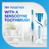 Embalaje en tubo práctico de Sensodyne para dispensación fácil.