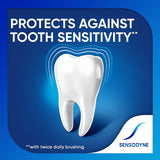 Fórmula con fluoruro de Sensodyne Reparación y Protección forma capa reparadora