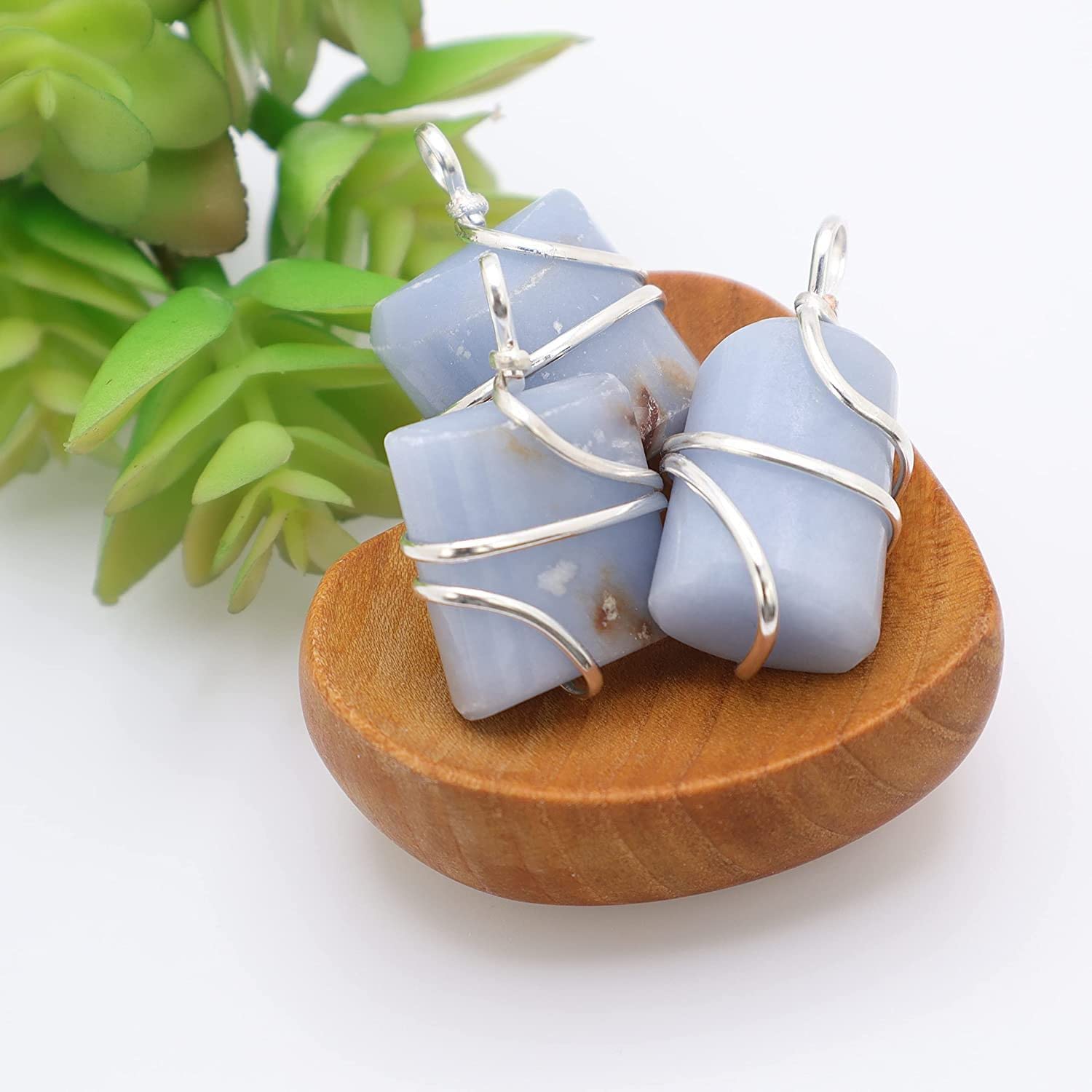 Shelf and Stone Angelite Azul: cordón ajustable, colgante cómodo para uso diario