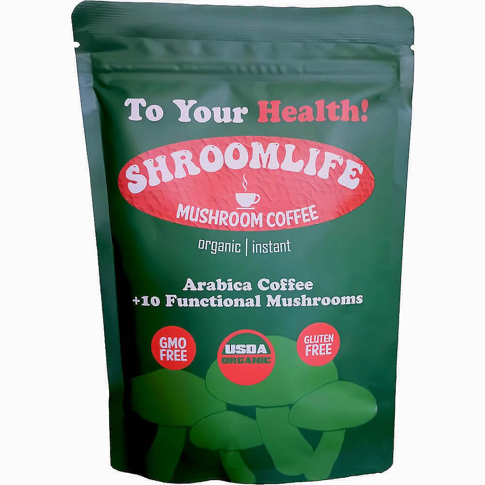 ShroomLife café orgánico, taza humeante, posible enfoque