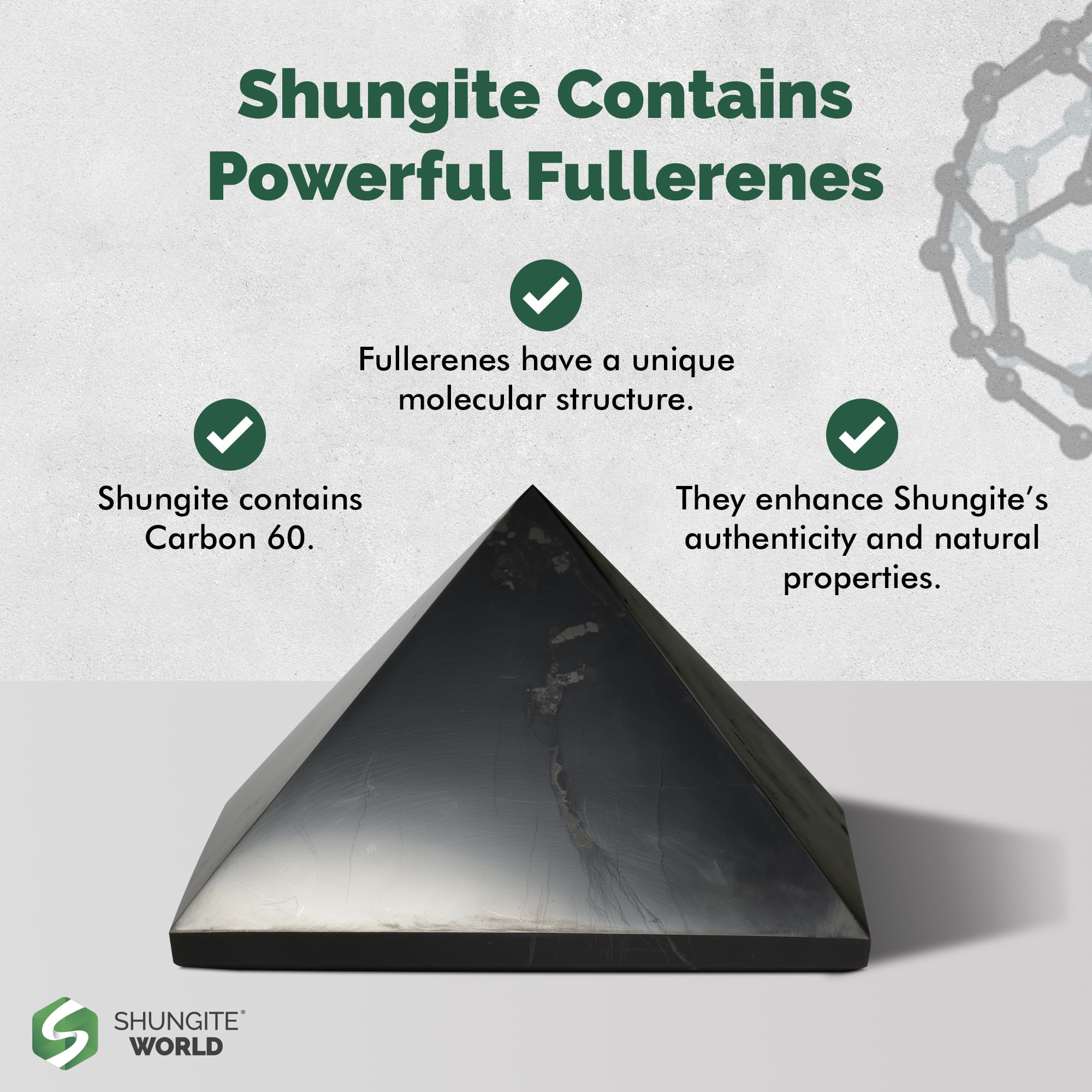 Piramide Shungite World 80 mm, iluminación suave, crea ambiente meditativo.