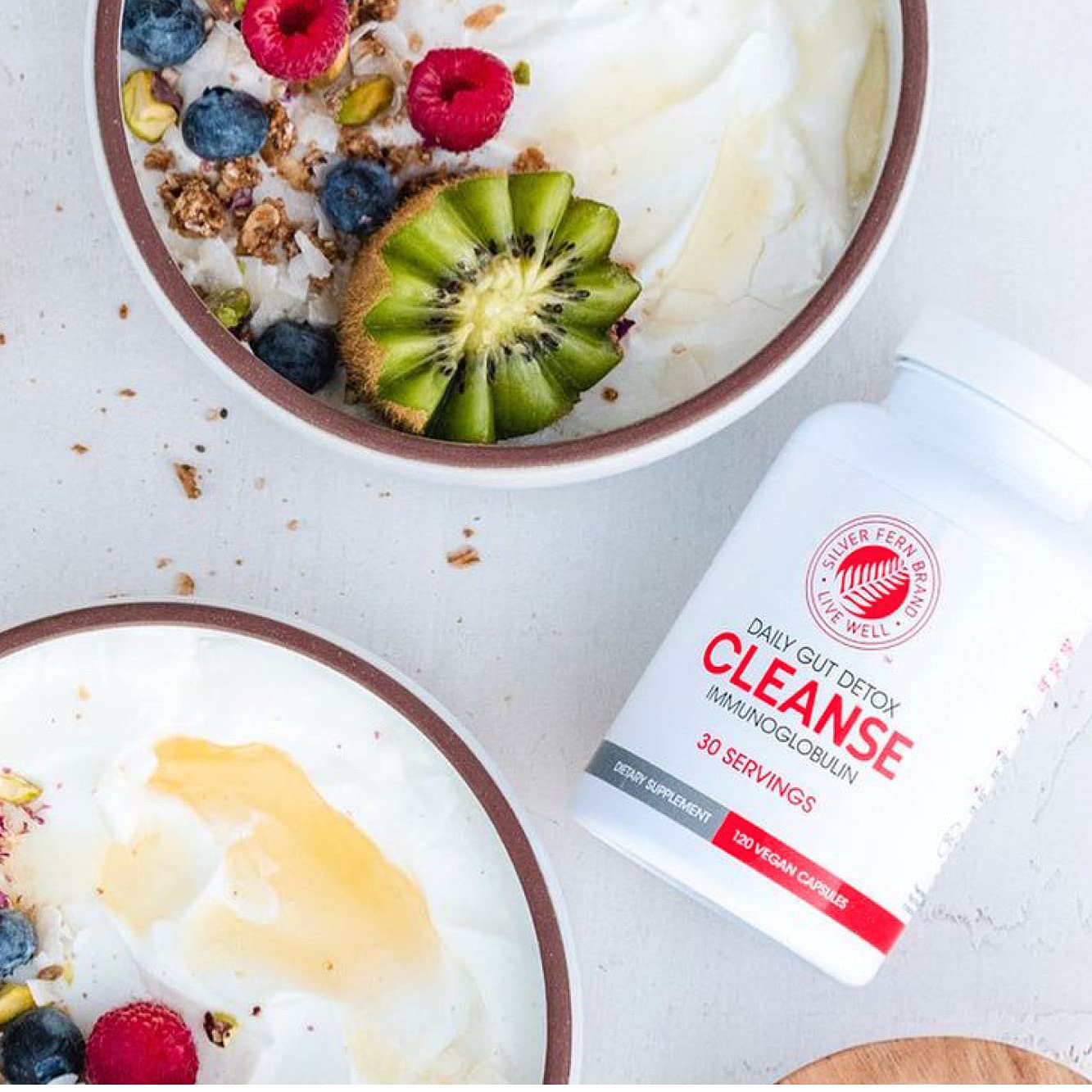 Cápsulas de Silver Fern Cleanse listas para uso diario.