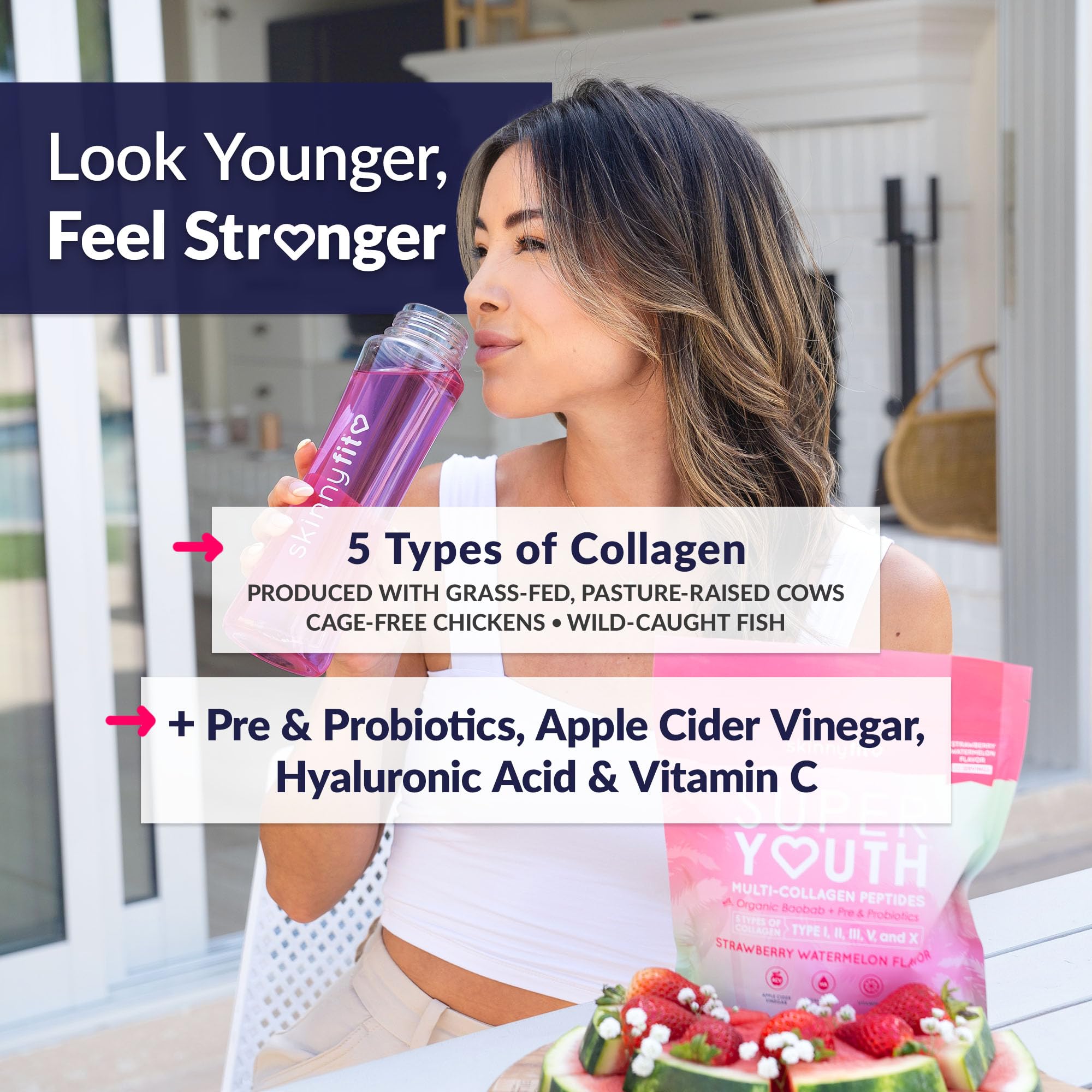 SkinnyFit Super Youth Colágeno disolviéndose en agua fría revela su textura suave.