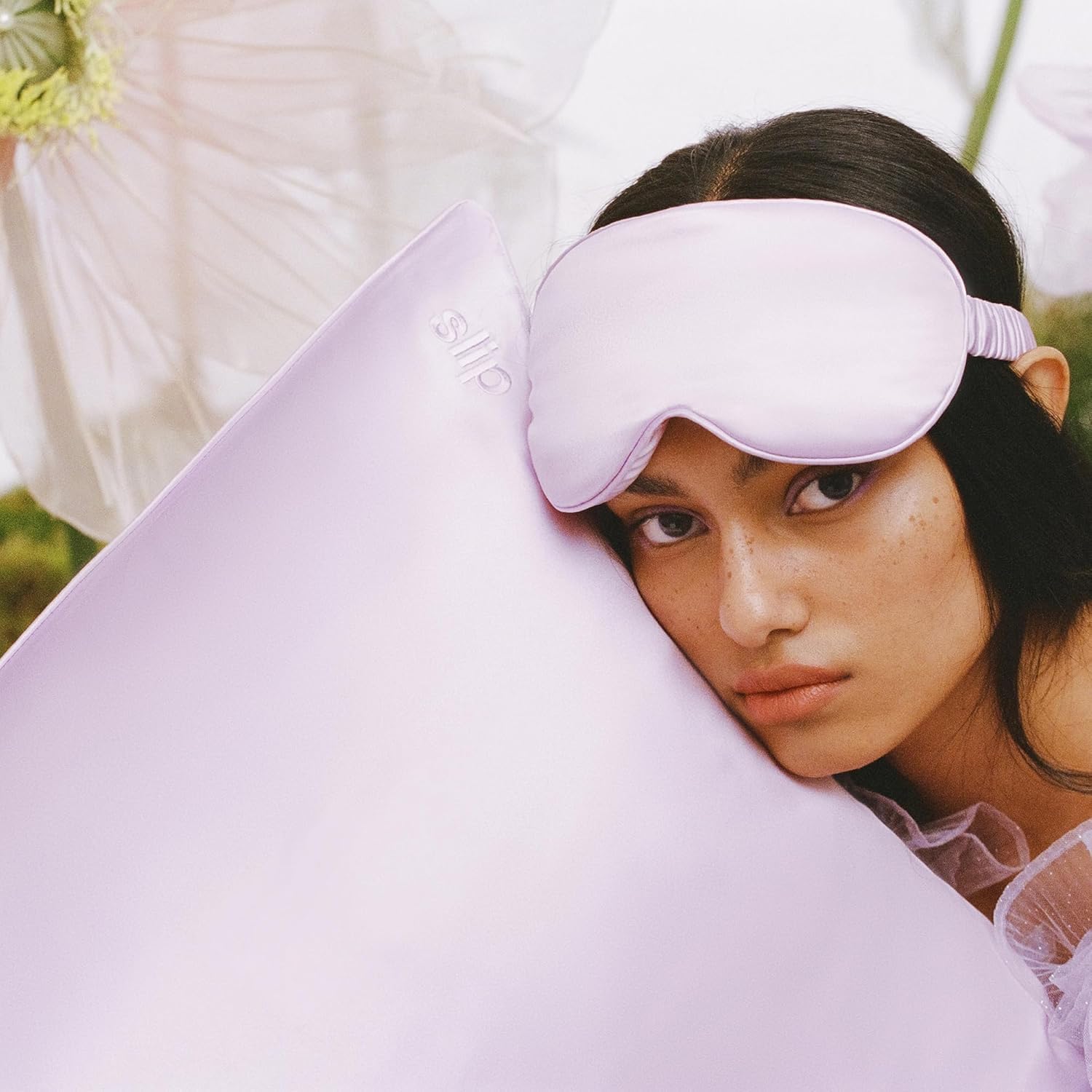 SLIP: diseño contorno con espacio para pestañas y extensiones durante la noche.