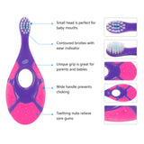 Cepillo Slotic con mango ergonómico y cerdas suaves para primeros dientes.