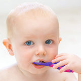 Cepillos Slotic para niños 0-2 años con colores brillantes para mantener su interés.