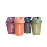 Smartshake: botella ligera con apertura amplia para transporte cómodo y limpieza rápida.