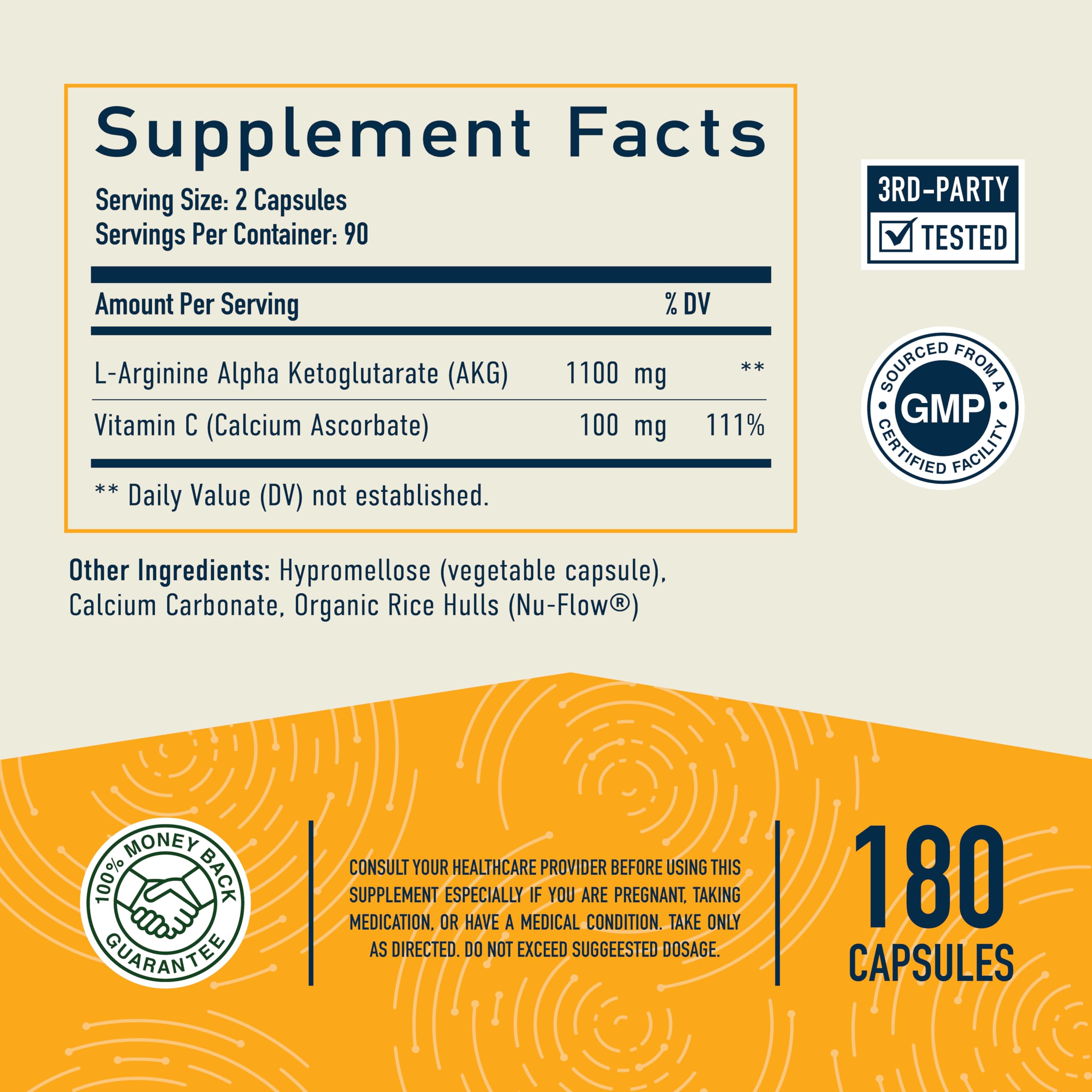 Usuario tomando cápsula SMNutrition AKG para energía diaria