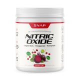 Snap Supplements polvo de remolacha orgánica con cuchara para batidos energéticos.
