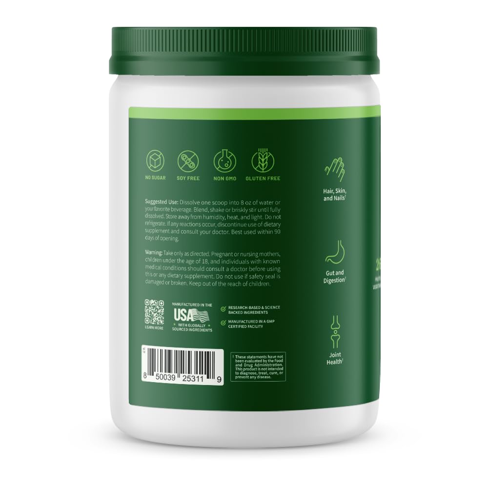 Textura verde al mezclar Snap Supplements Super Greens en agua.