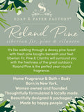 Soap & Paper Factory Roland Pine tapa negra destaca en el estante del hogar.
