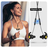 Extremo magnético Softvox mantiene tapones asegurados en el cuello.