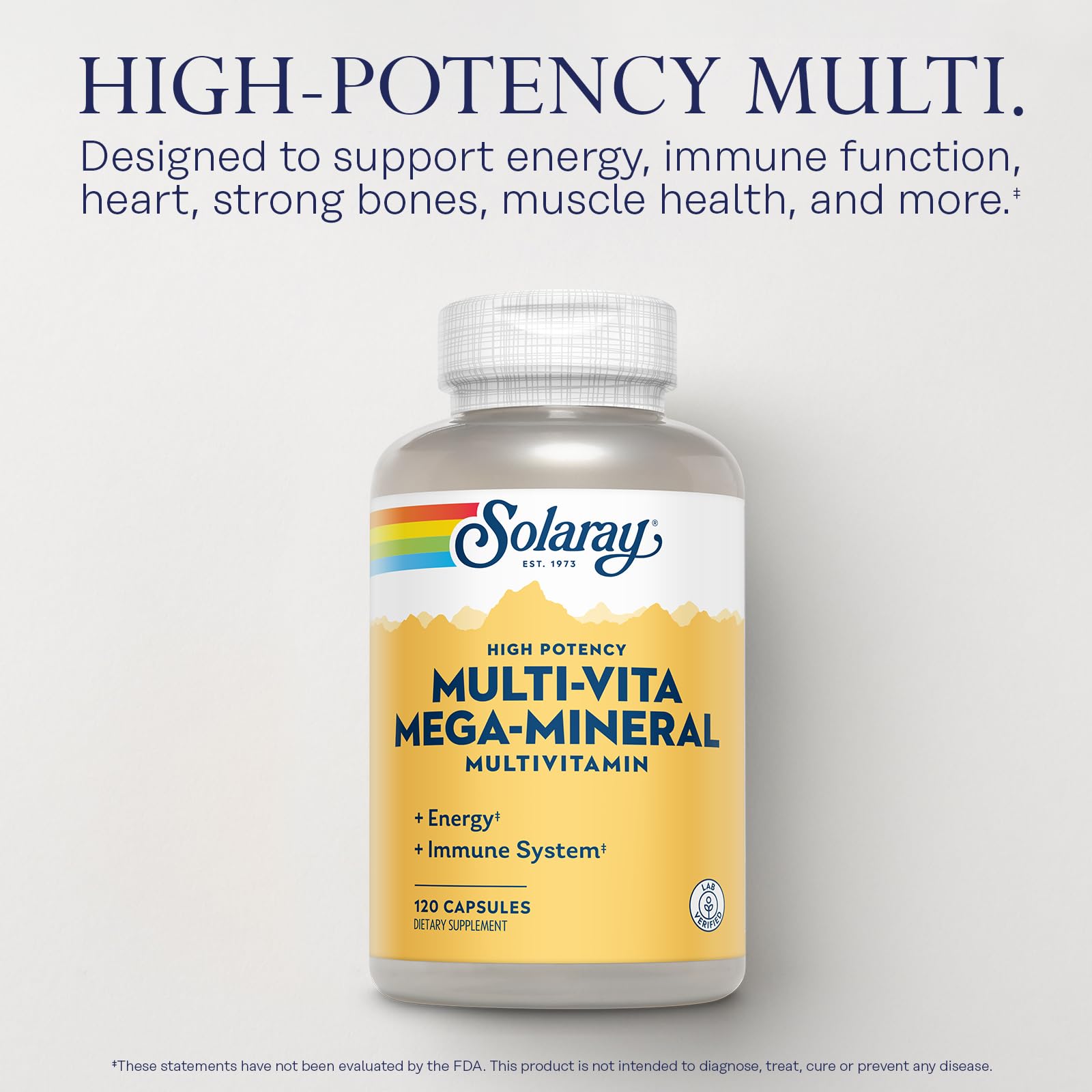 SOLARAY Multi-Vita Mega-Mineral cápsulas en mano, fácil de tragar.