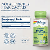 SOLARAY Nopal cápsulas en mano ideal para bienestar diario.