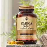 Solgar EFA 1300 Omega 3-6-9, ingredientes clave, fuente de ácidos grasos esenciales para la salud diaria.