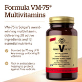 Solgar Formula VM-75 tabletas en primer plano muestran textura suave