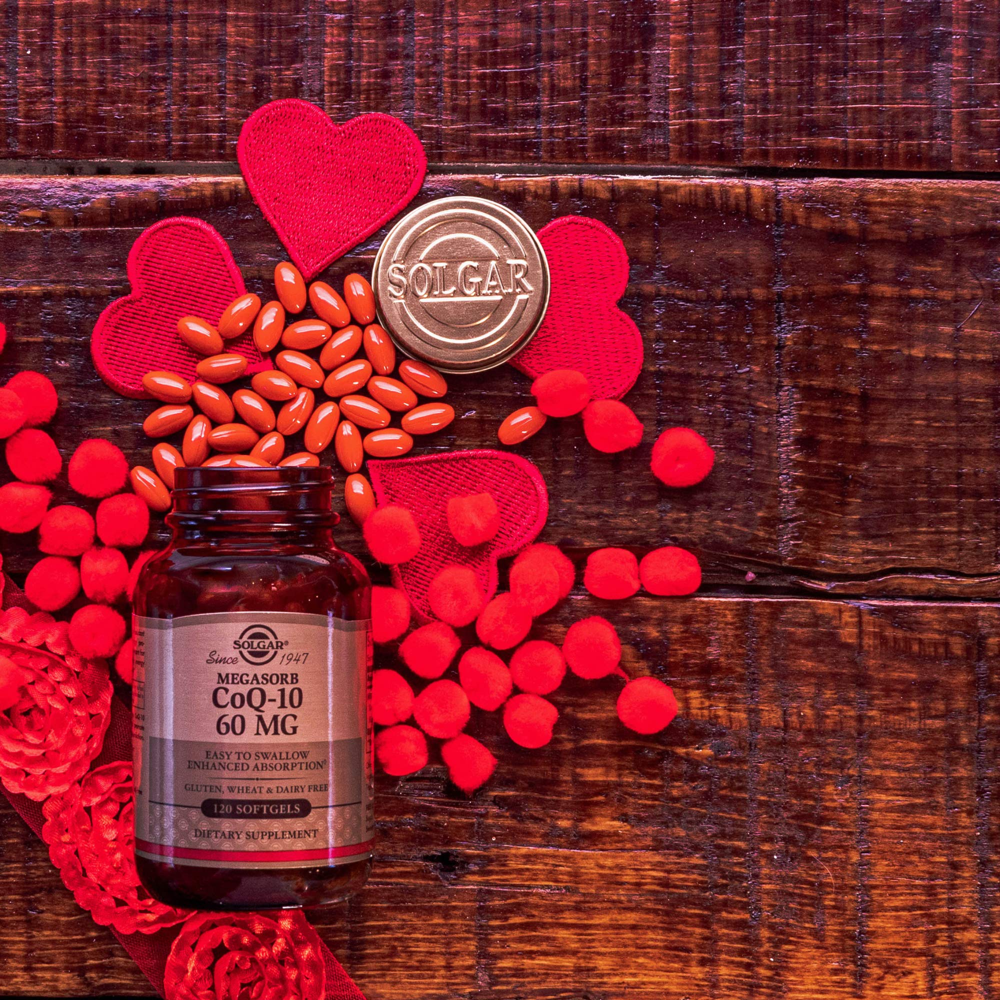 Solgar CoQ-10 cápsulas blandas en primer plano para absorción.