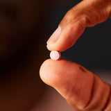 Solgar Methylcobalamina 1000 mcg, primer plano de la unidad masticable, fácil de masticar.