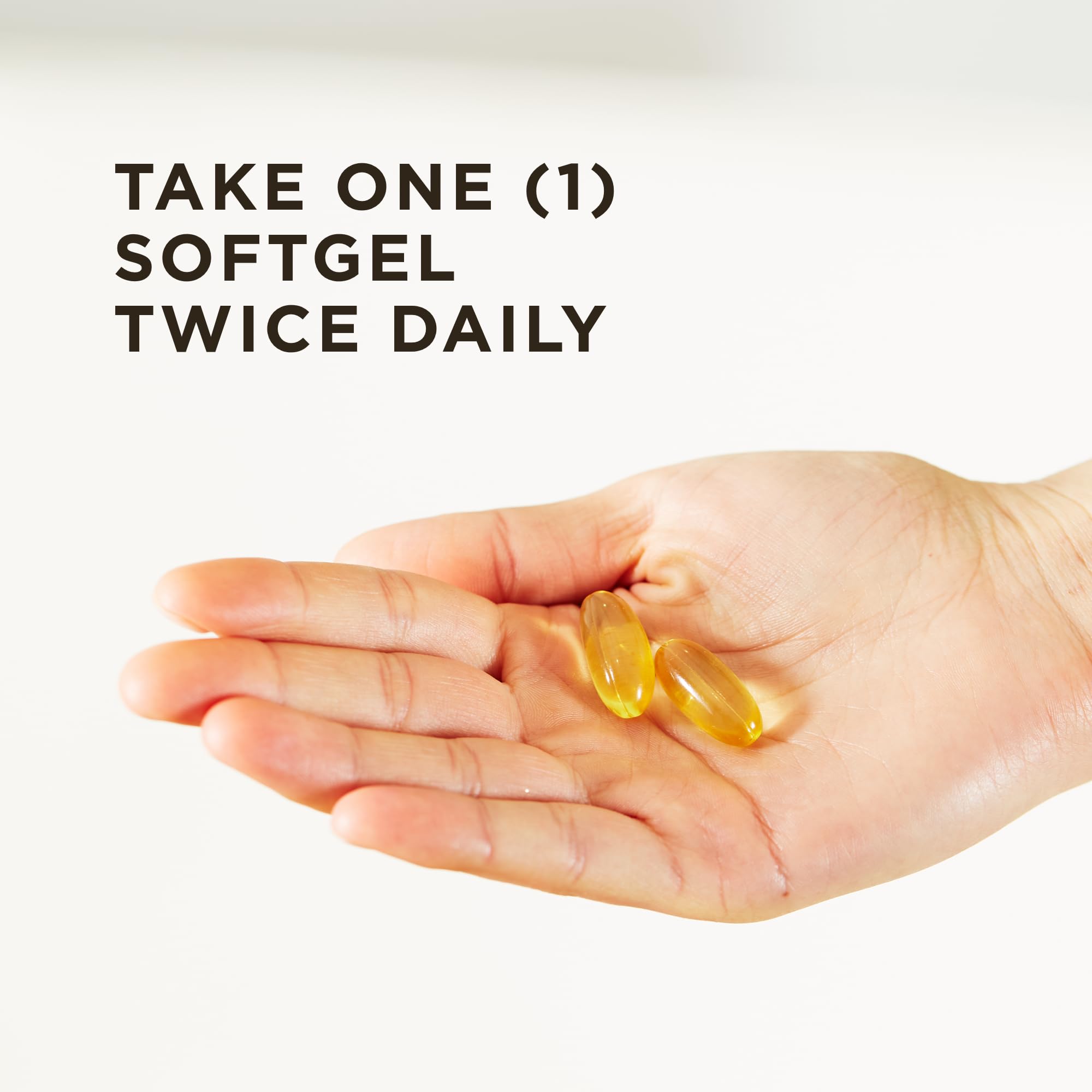 Solgar Omega-3 Triple Strength: etiqueta destaca EPA y DHA para beneficios diarios.