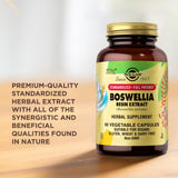 Caja abierta de Solgar Boswellia muestra envase y cápsulas