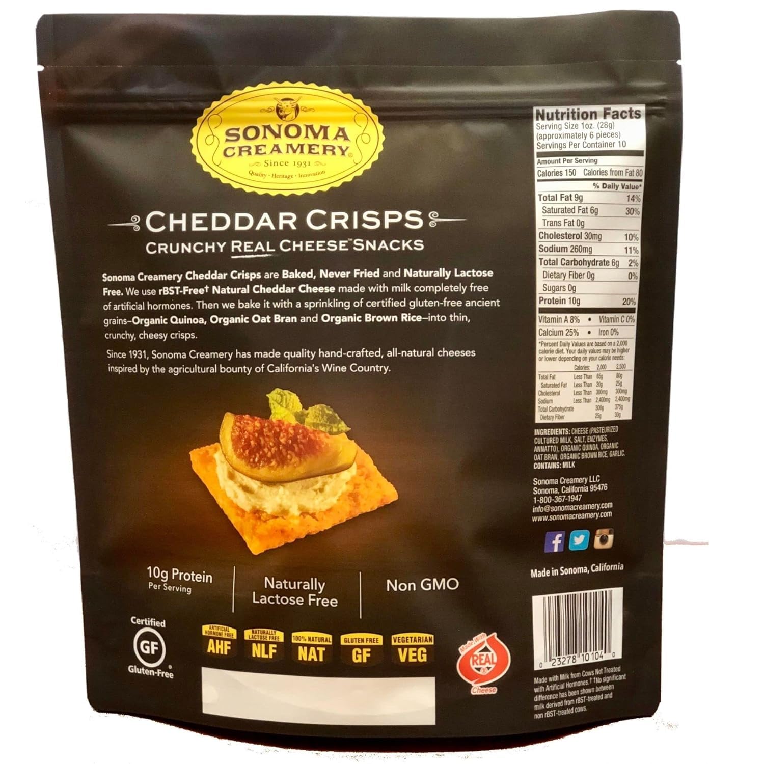 Sonoma Creamery Quesos crujientes cheddar sobre tabla para snack.