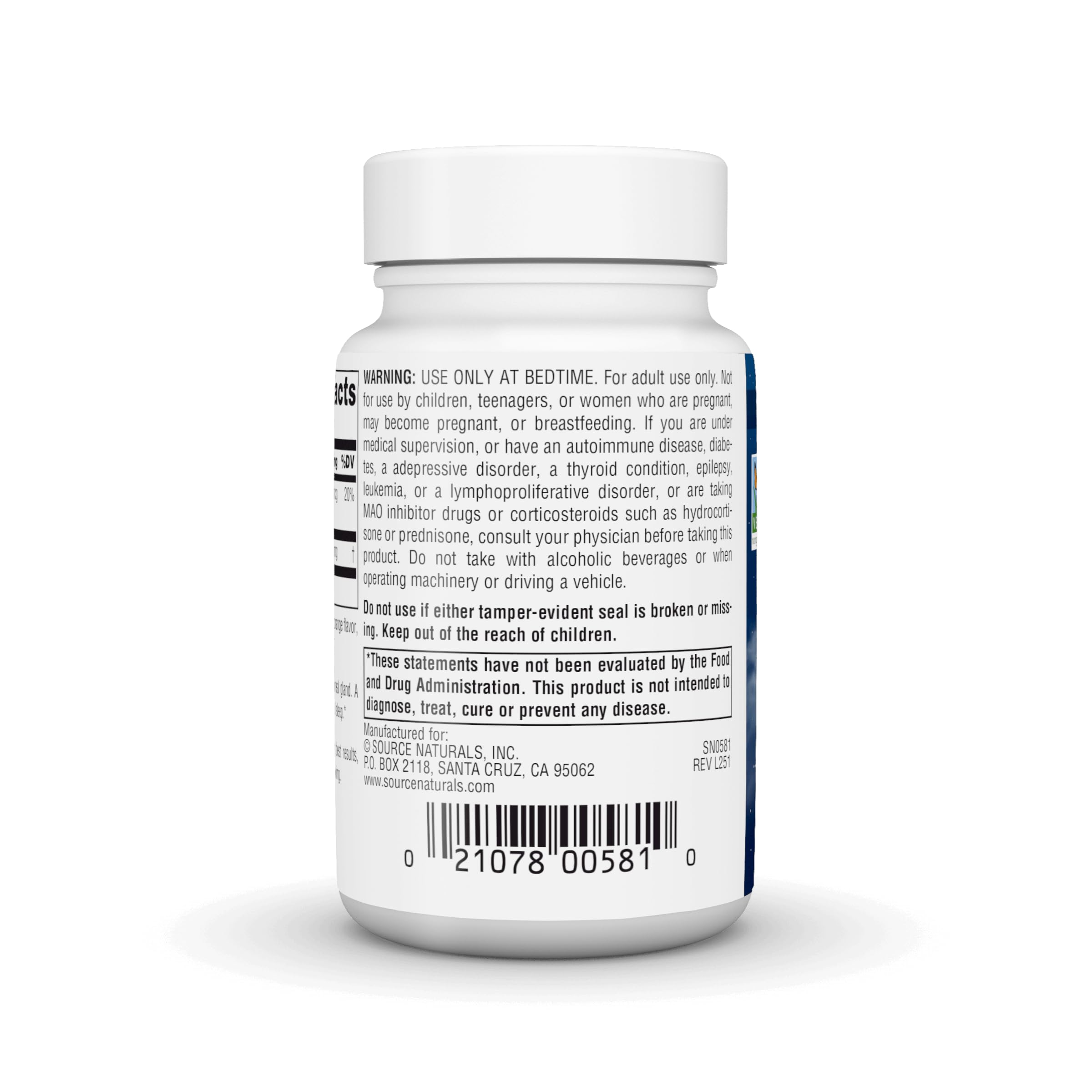 Pastilla Source Naturals Melatonina 5 mg en la mano para dosis nocturna
