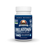 Source Naturals Melatonina frasco con dulces de menta para relajación nocturna.