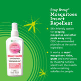 Aplicación en la piel de Stay Away EarthKind para evitar picaduras.