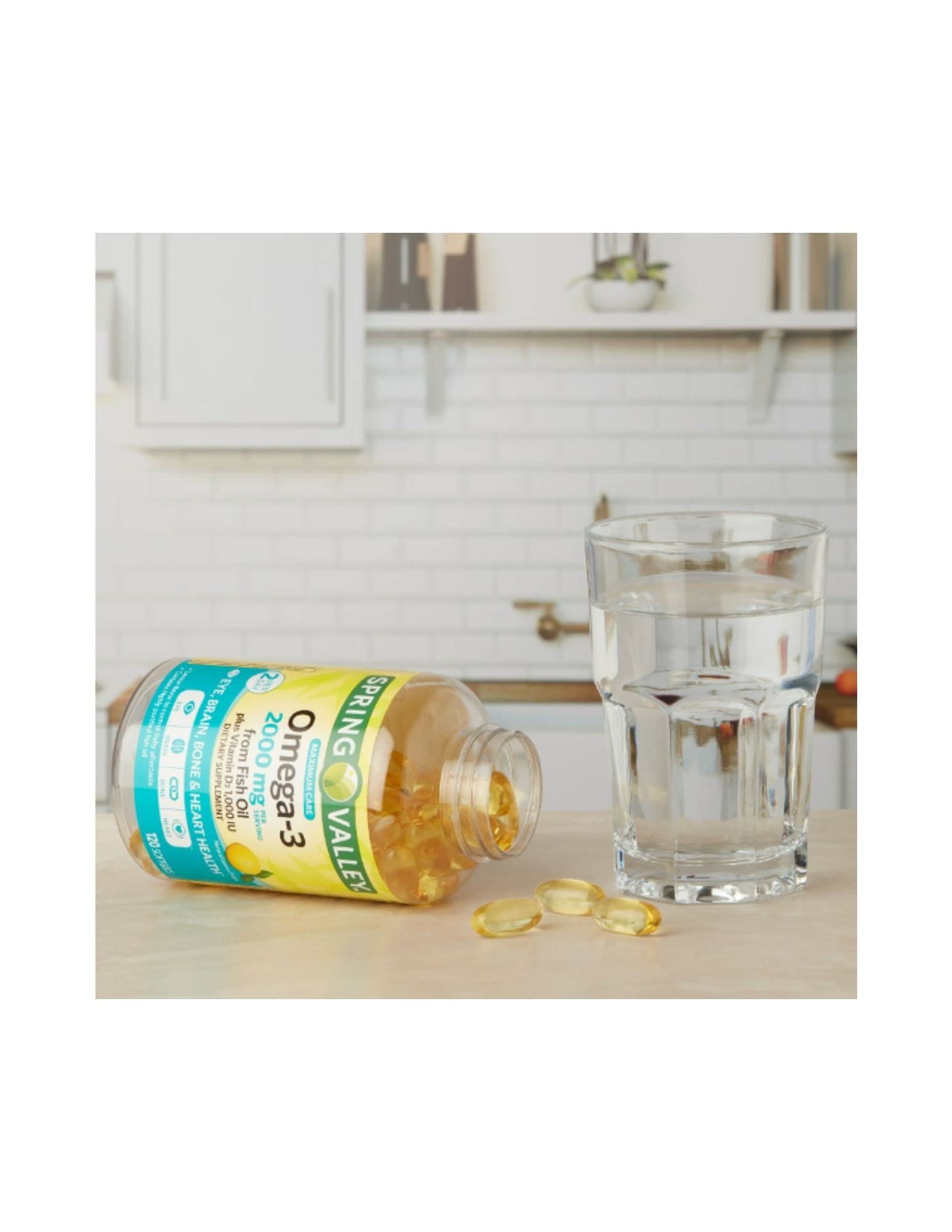Omega-3 Spring Valley cápsulas gel en etiqueta, soporte potencial para la salud ocular.