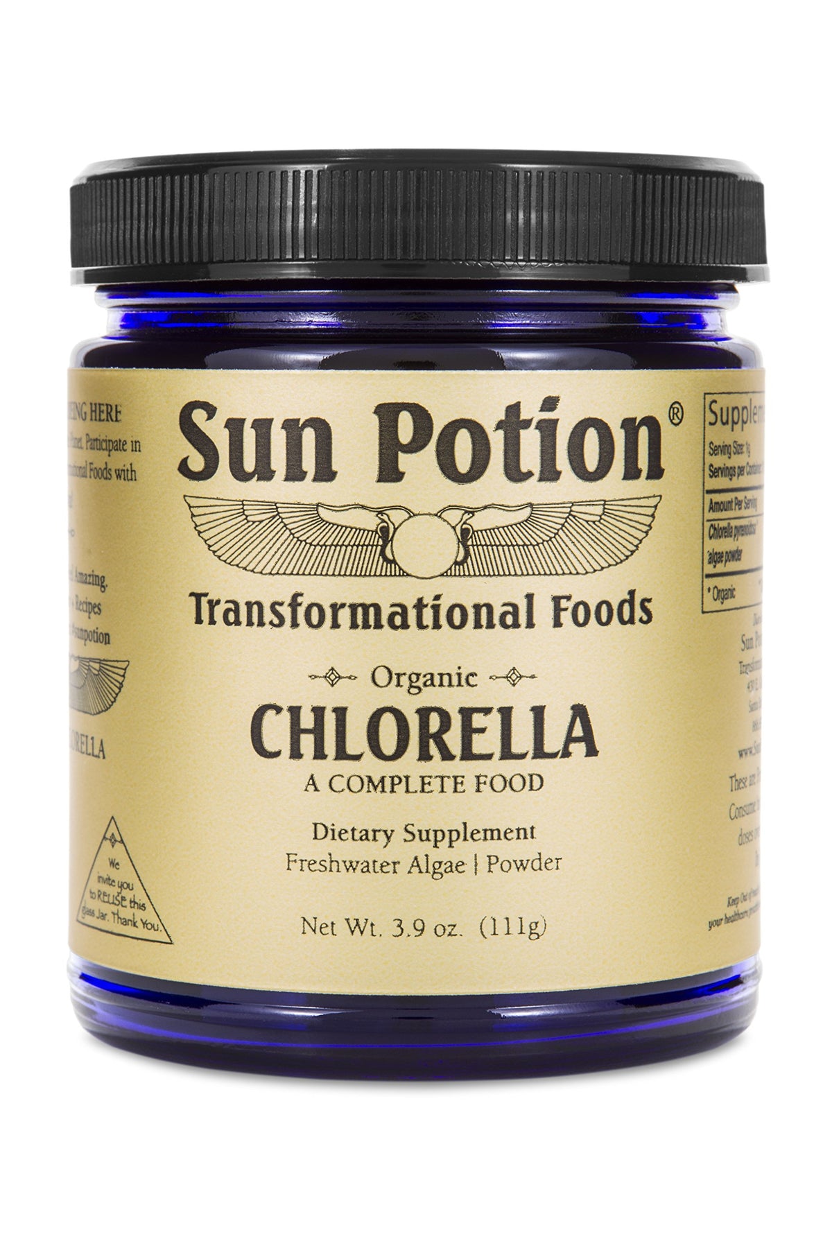 Sun Potion Chlorella Powder en envase de vidrio listo para batidos matutinos.