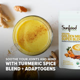 Sunfoods Golden Milk Super Blend en taza latte dorada para confort y sabor.