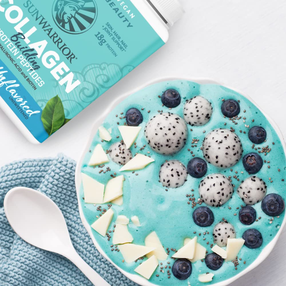 Sunwarrior Vegan Collagen Polvo, batido suave en vaso, experiencia refrescante para cualquier momento.