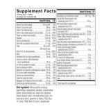 Uso diario de Swisse Daily Multivitamin para hombres 50+ sobre la mesa.