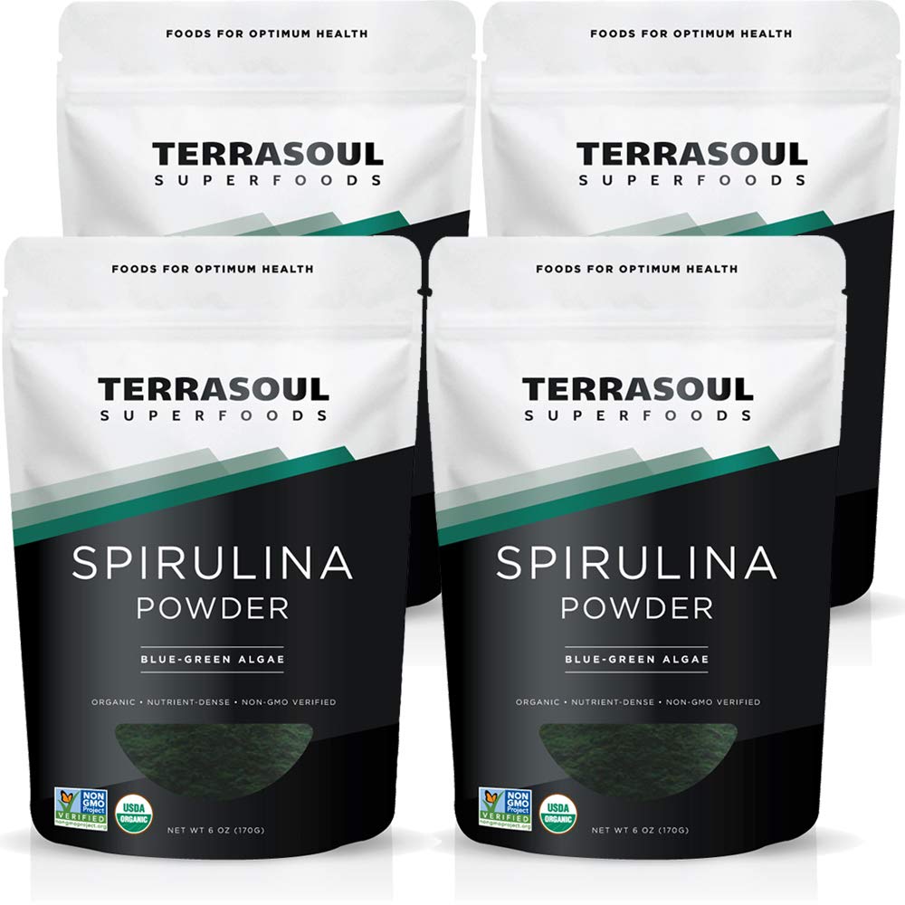 Terrasoul Superfoods Spirulina en polvo, empaque práctico con cuatro frascos para uso diario.