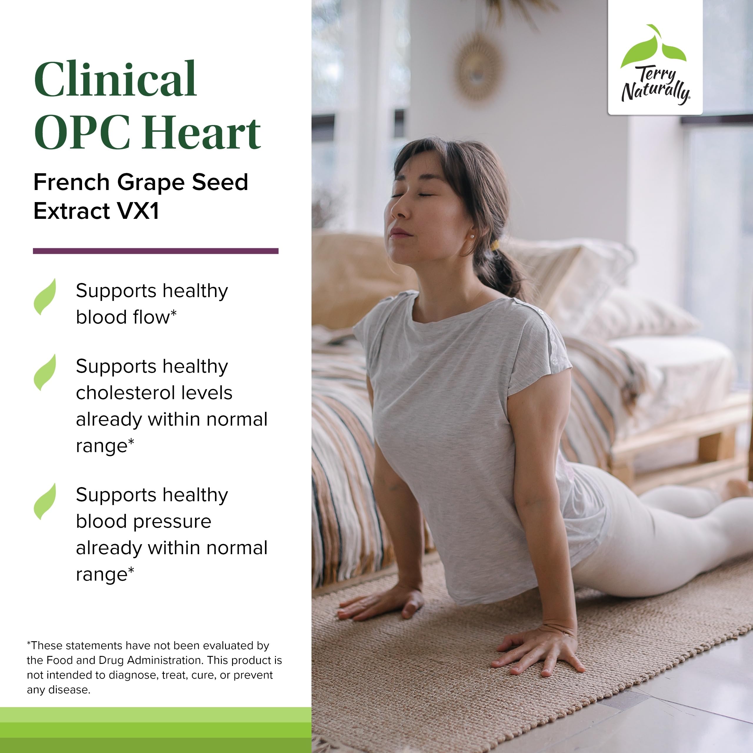 Mano sosteniendo el frasco de Terry Naturally Clinical OPC Heart para uso diario.