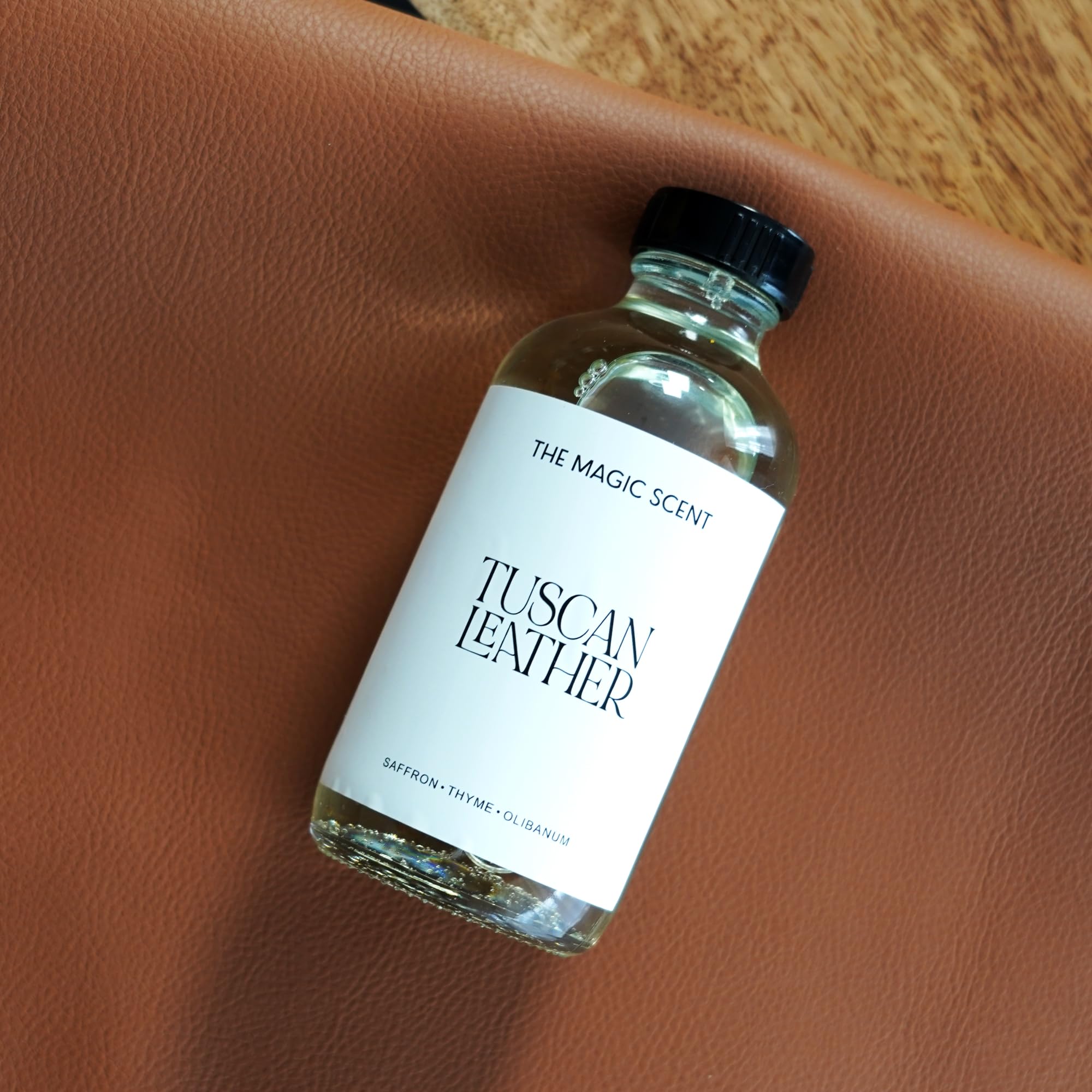 The Magic Scent Tuscan Leather, formato 500 ml, solución duradera para uso diario.