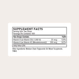 THORNE botella de 30 ml presenta vitamina D3 y K2 para uso diario.