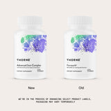 THORNE Hierro Avanzado etiqueta de ingredientes: vitaminas B y C acompañando al hierro