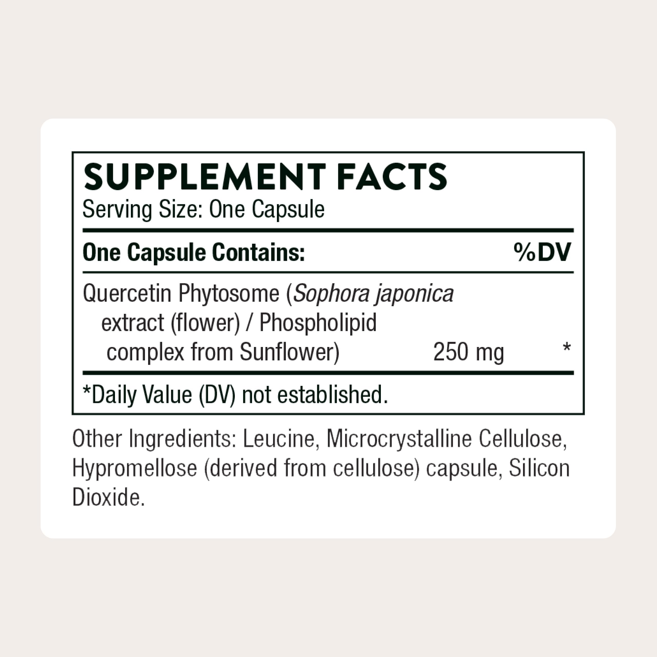 Botella de THORNE Quercetin Phytosome en primer plano para uso práctico.