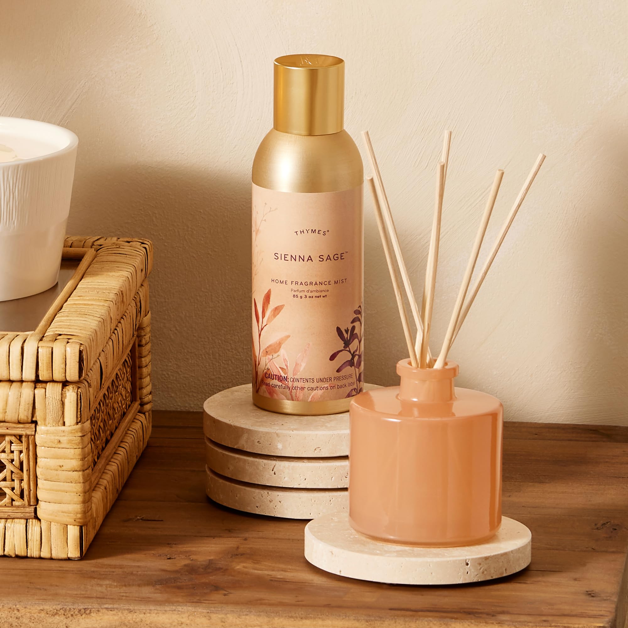 Thymes Sienna Sage frasco-coche: aroma sutil para el trayecto diario.