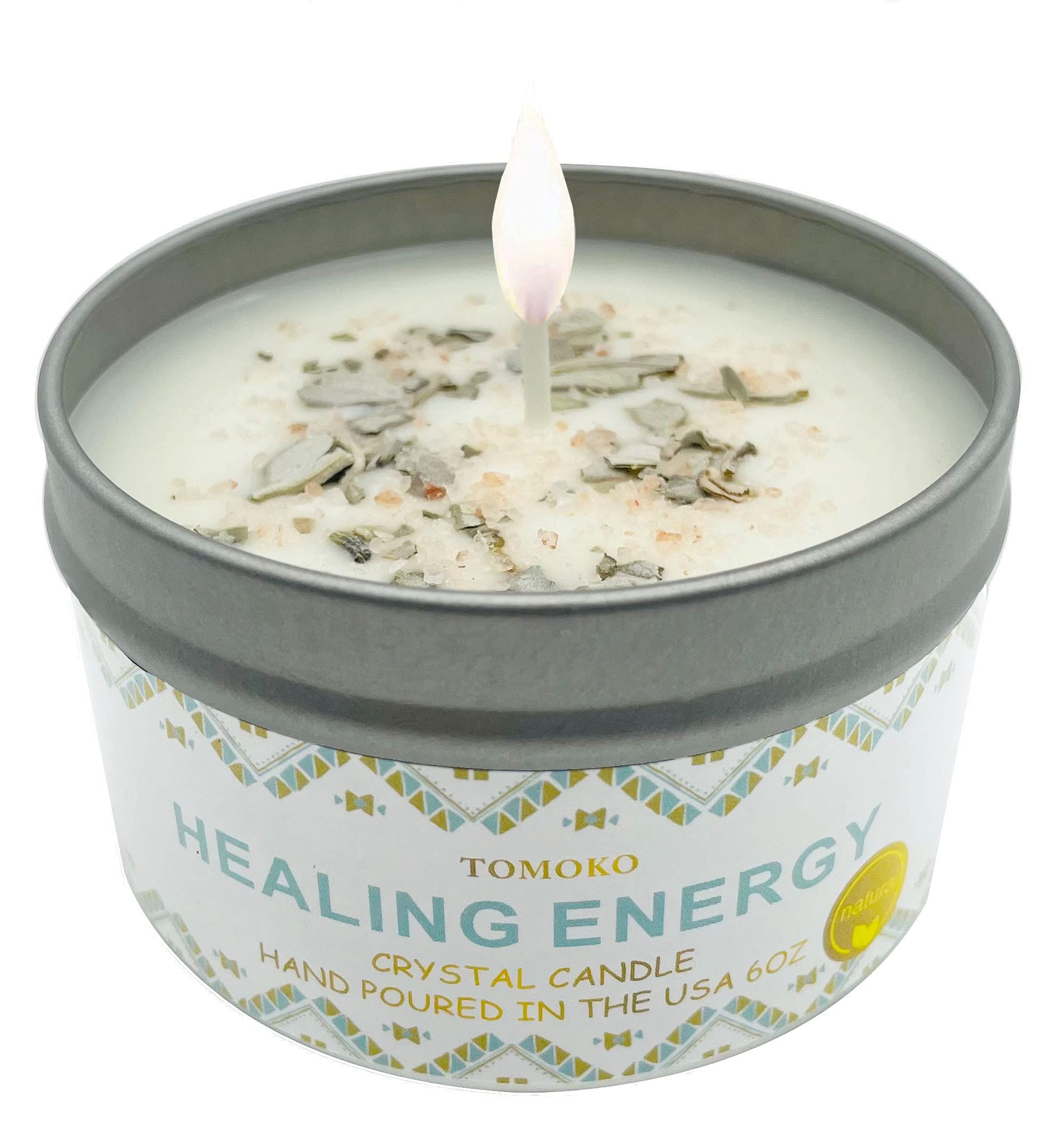 Vela Tomoko de salvia blanca, llama cálida para un ambiente relajante.