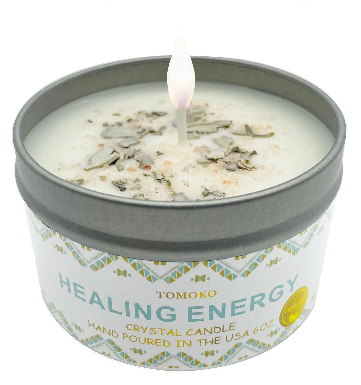 Vela Tomoko de salvia blanca, llama cálida para un ambiente relajante.