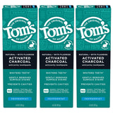 Tom's of Maine pasta dental con carbón activado y menta, tres tubos para uso diario.