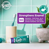 Pasta dental Tom's of Maine Whole Care con fluoruro para fortalecer esmalte