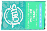 Sonrisa limpia tras cepillado con Tom's of Maine pasta dental mentolada.