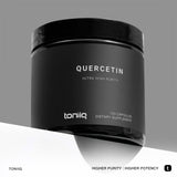 Toniiq Quercetina: etiqueta frontal que destaca pureza y dosis.