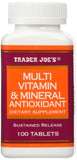 Botella de Trader Joe's multivitamínico antioxidante para consumo diario.