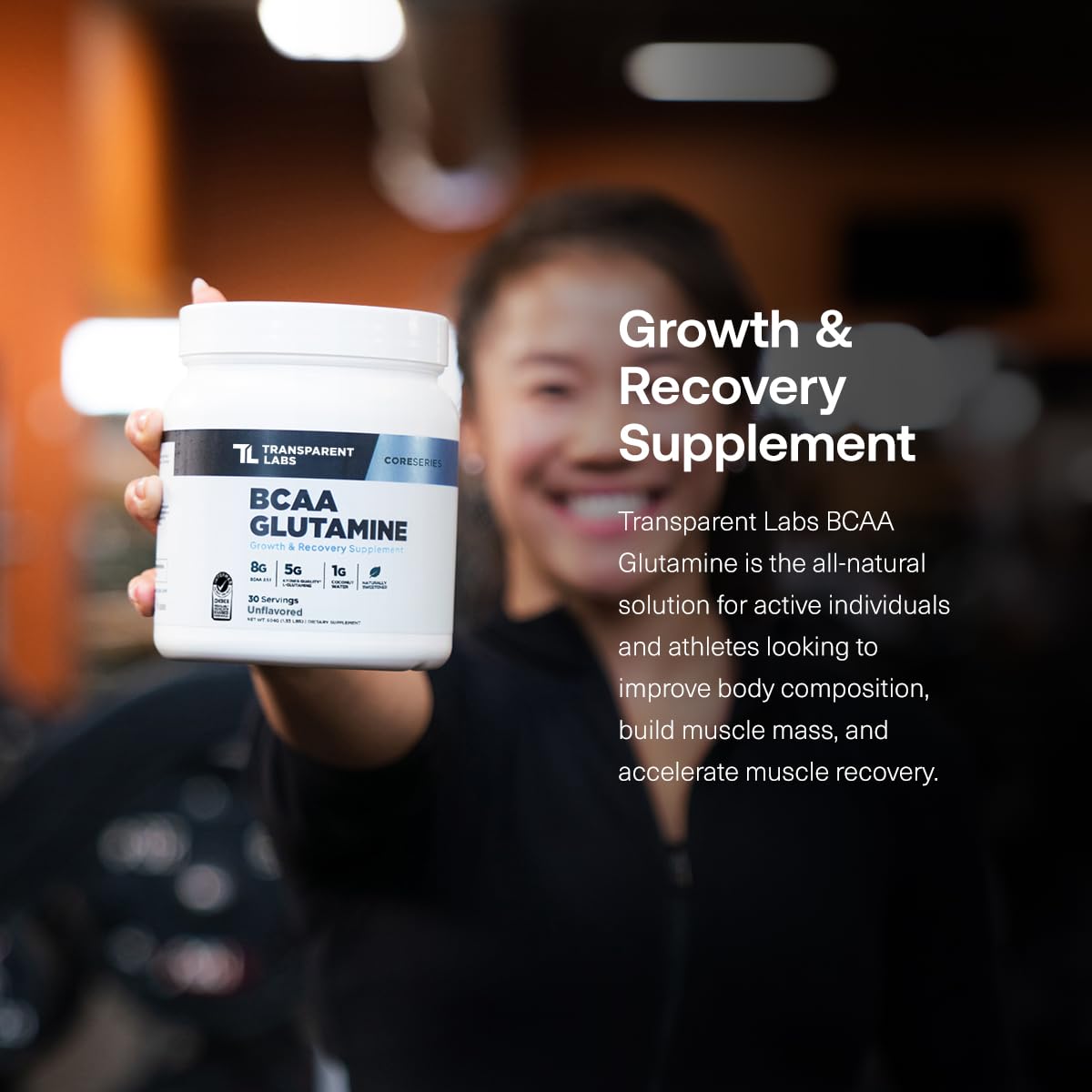 Mezcla en agua con Transparent Labs BCAA Glutamine para hidratación